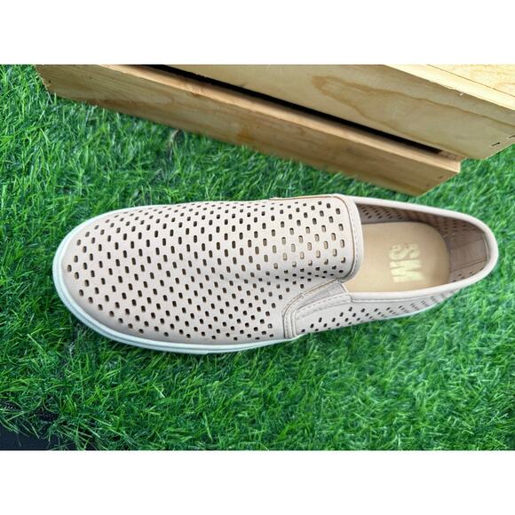 SM- Beige- Slip on Sneaker- Size 10W - Picture 4 of 12